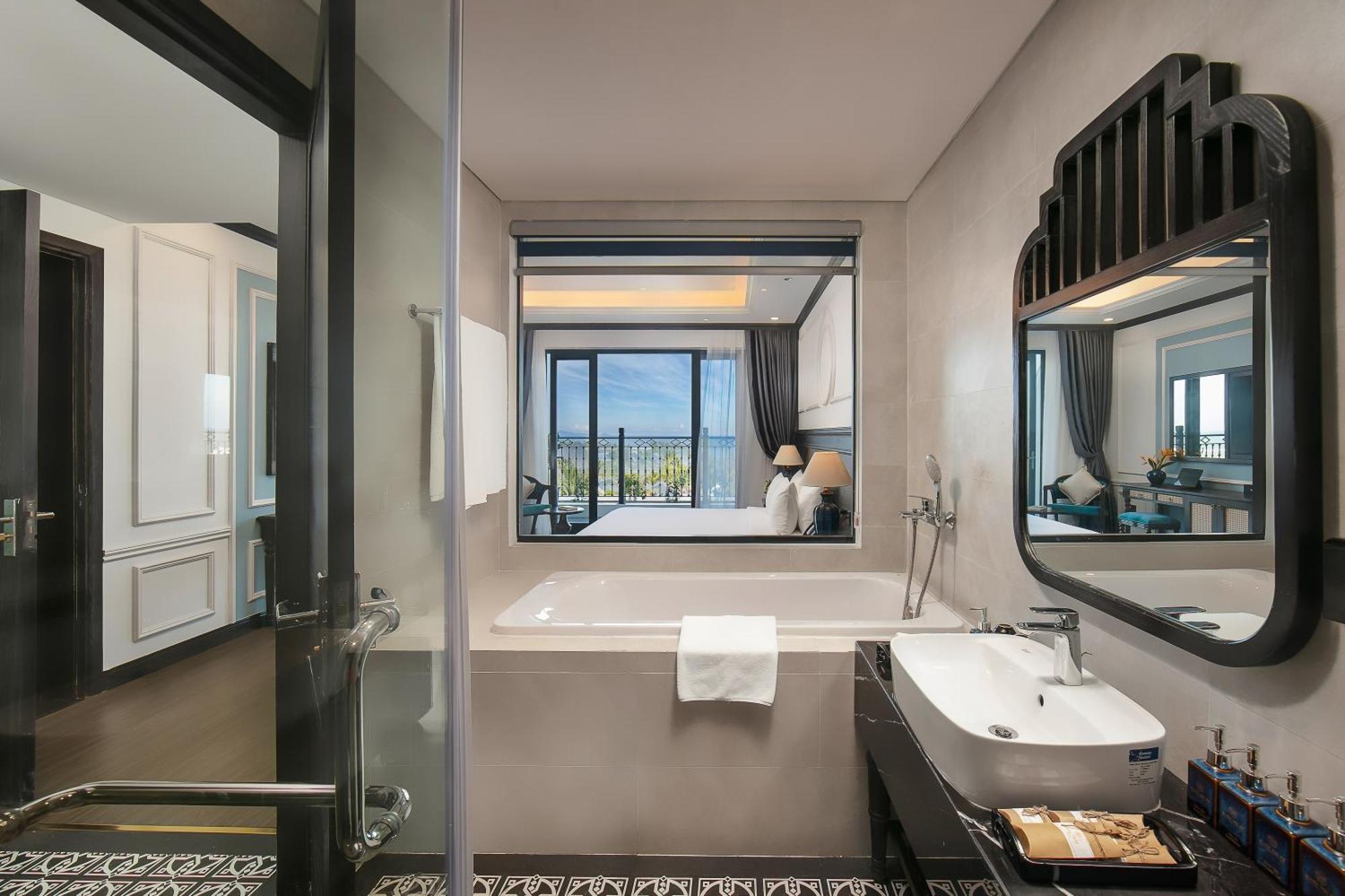 Bliss Hoi An Beach Resort & Wellness Exterior photo