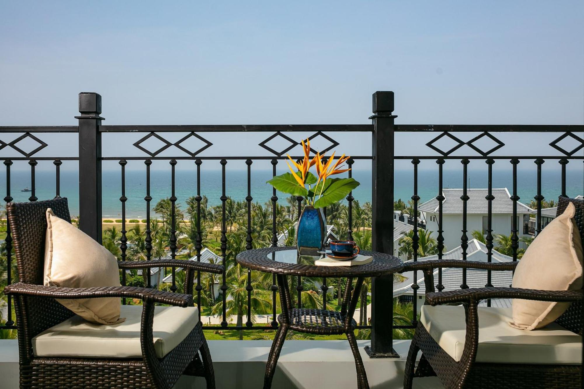 Bliss Hoi An Beach Resort & Wellness Exterior photo